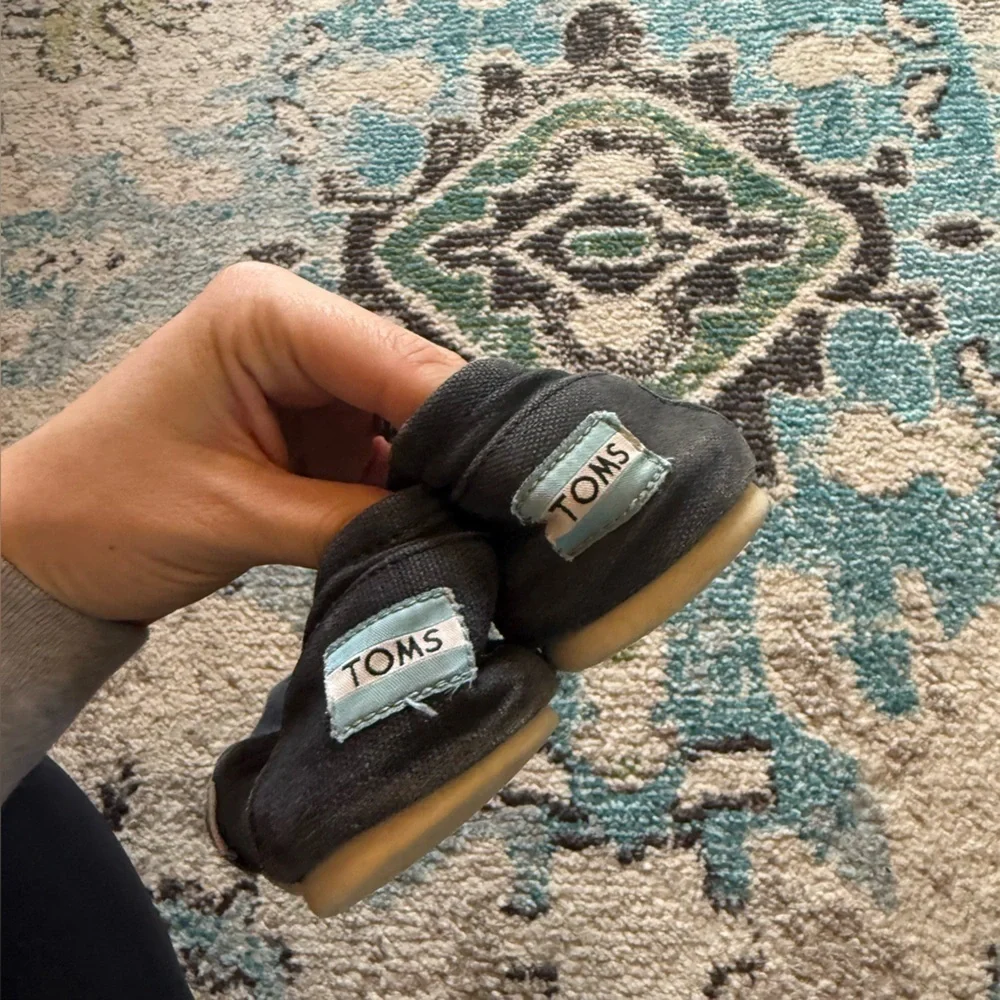 Classic Black Tom’s Canvas Slip-On Shoes